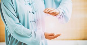 Rare Footage of Qigong Master Demonstrating “Chi” – THIS is The SHOCKING Power We ALL Possess!