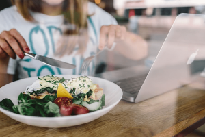 10 Healthy Eating Tips For Busy Women