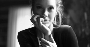 8 Reasons Why Badass Women Approach Relationships Differently