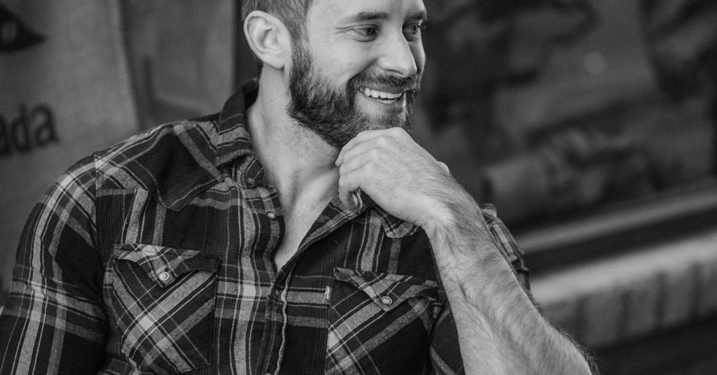 7 Clear Signs That Show He’s Truly And Madly In Love With You