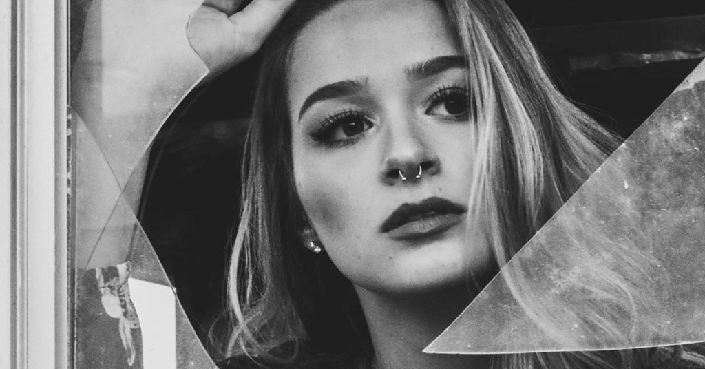 13 Struggles People Who Come From Toxic Families Have In Common