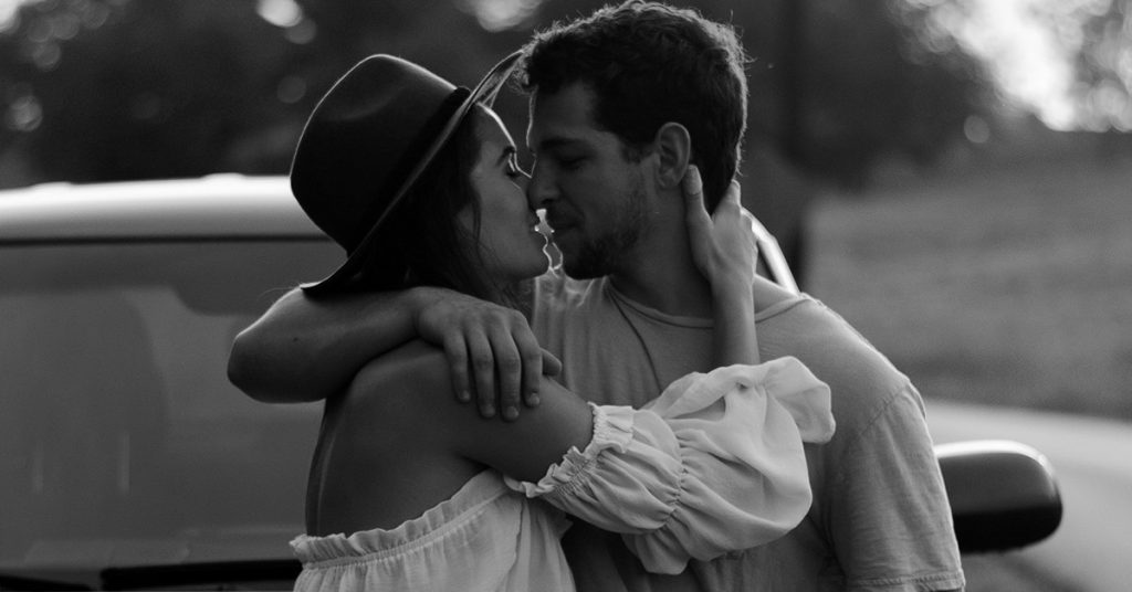 Stay Single Until You Meet The One Who Makes Love Feel Effortless