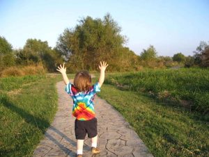 10 Ways To Raise A Happy Child