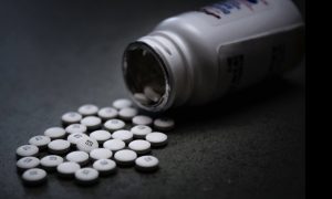 How to Tell If Someone Is Using Opioids