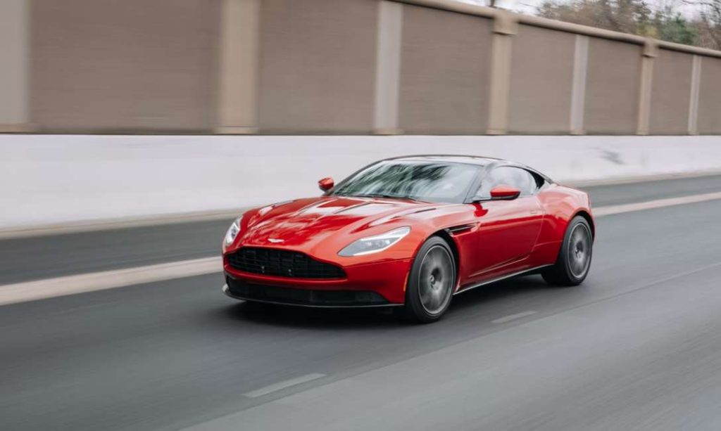 How To Avoid Getting Distracted While Driving And Why It’s Important