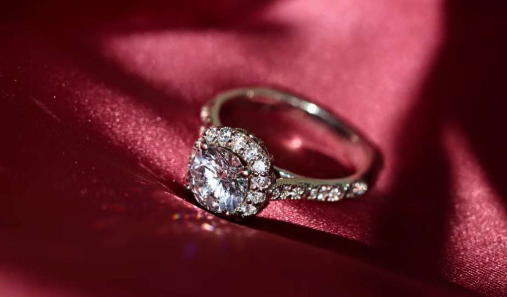 4 Important Conversations All Couples Should Have Before Getting Engaged