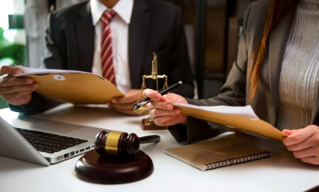 How Personal Injury Lawyers Can Boost Your Injury Compensation