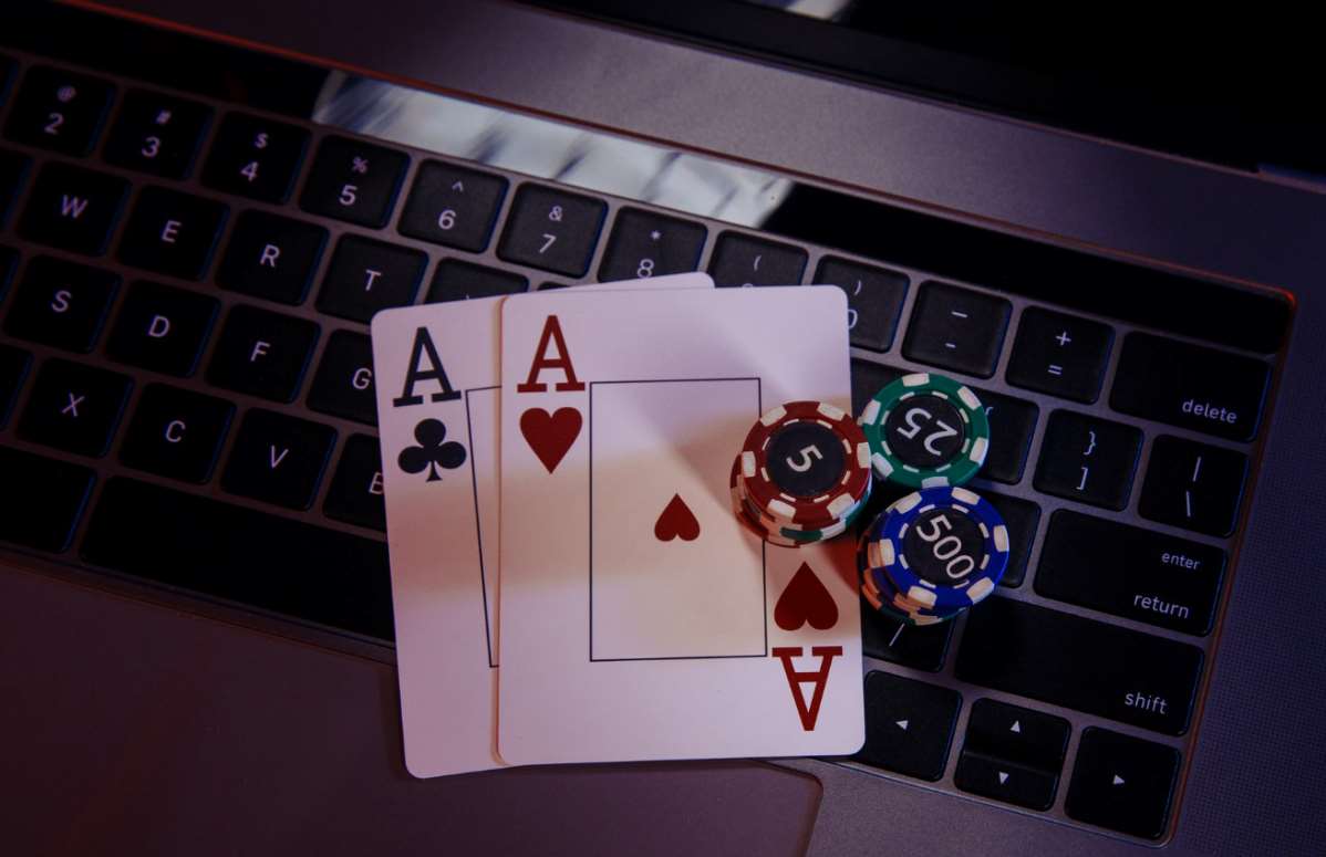 aces with playing chips