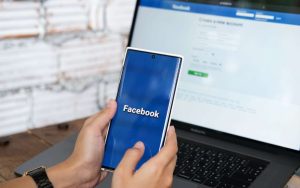 How Can You Log Into Someone’s Facebook Without Them Knowing