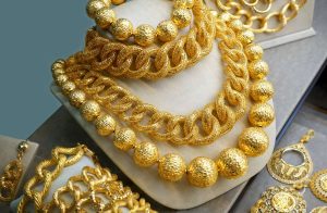 Houston’s Most Prestigious Estate Collections: A Look at Gold Antique Jewelry