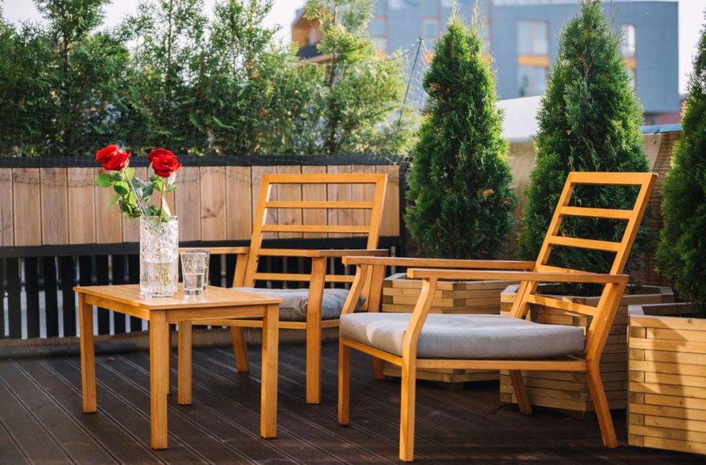 How to Restore Your Wooden Garden Furniture?