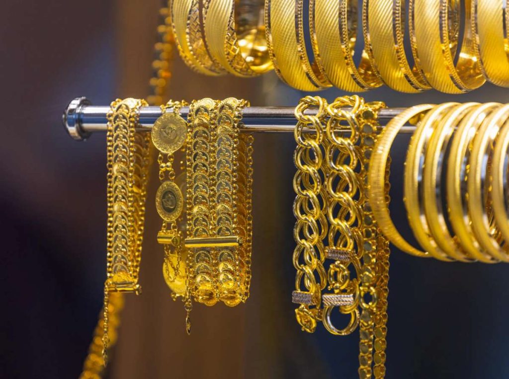 The Most Sought-After Gold Antique Jewelry Pieces from Houston Estates