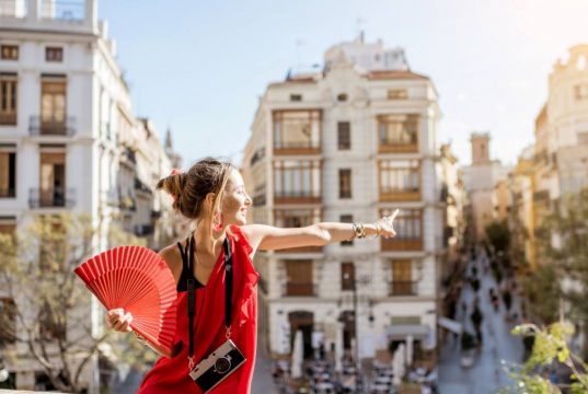 Nomadic Living in Spanish Cities - The Art of Roaming and Remote Work