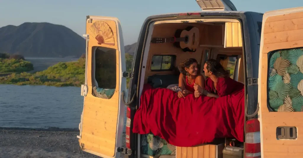 Nomadic Living in Spanish Cities – The Art of Roaming and Remote Work