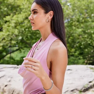 Timeless Beauty: Round Cut Engagement Rings through the Decades