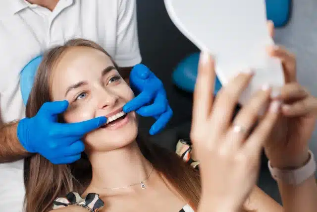 5 Signs You May Need To See a Cosmetic Dentist