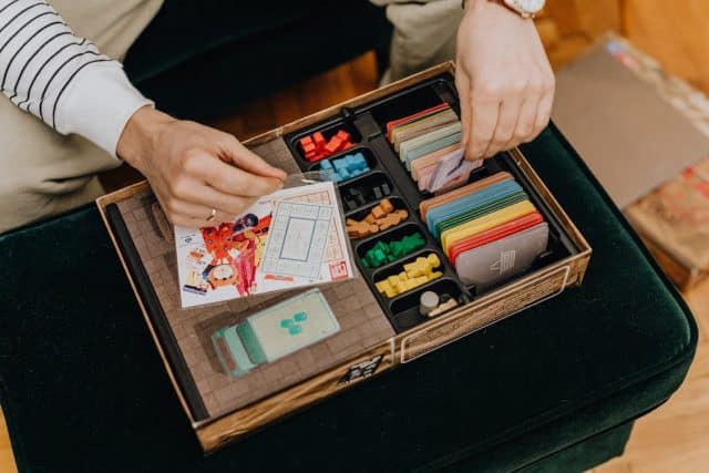 How to Organize Table Games at Your College Reunion Party