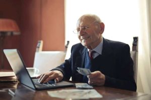 Financial Planning Tips for a Peaceful Retirement Life