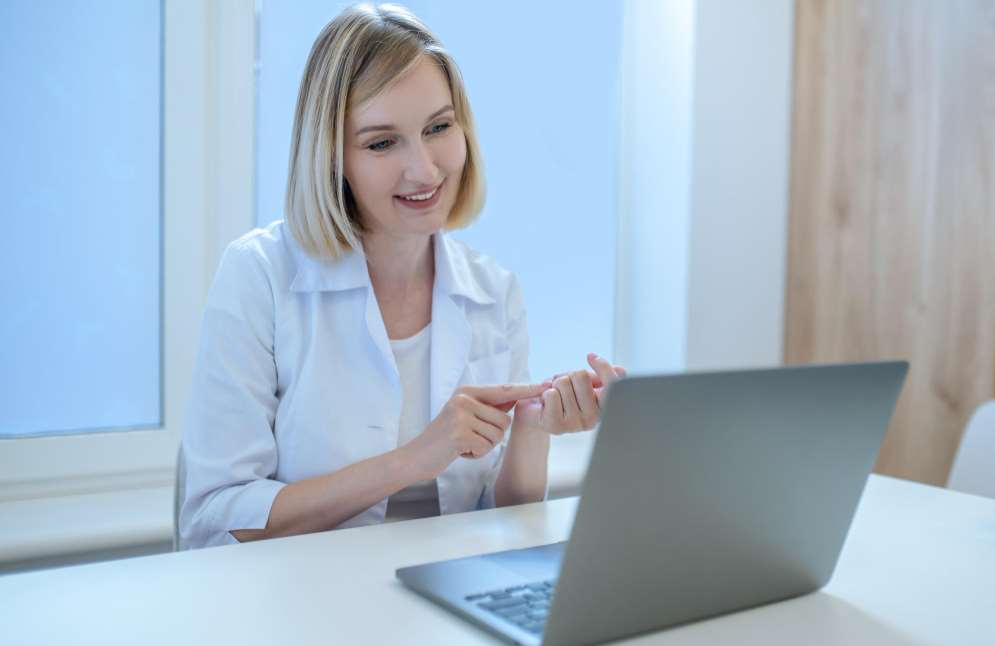 How Virtual Receptionists Handle Patient Pre-Registration