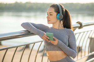 How a Cooling Vest Can Reduce Anxiety and Improve Focus in Daily Life