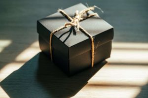Small Gestures, Big Impact: Gift Ideas For Employees That Strengthen Culture
