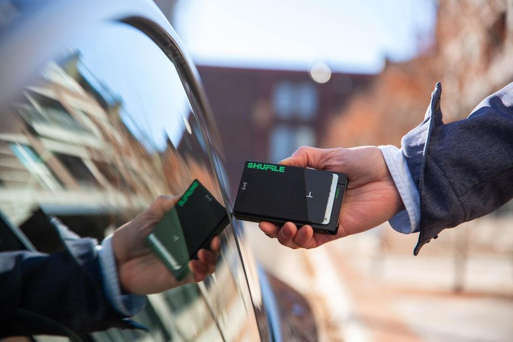 Learn the Valuable Role of Minimalist Wallets in EDC