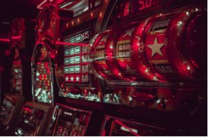 Free Spins As Slot Features vs. Free Spins Bonuses – How Each Option Works